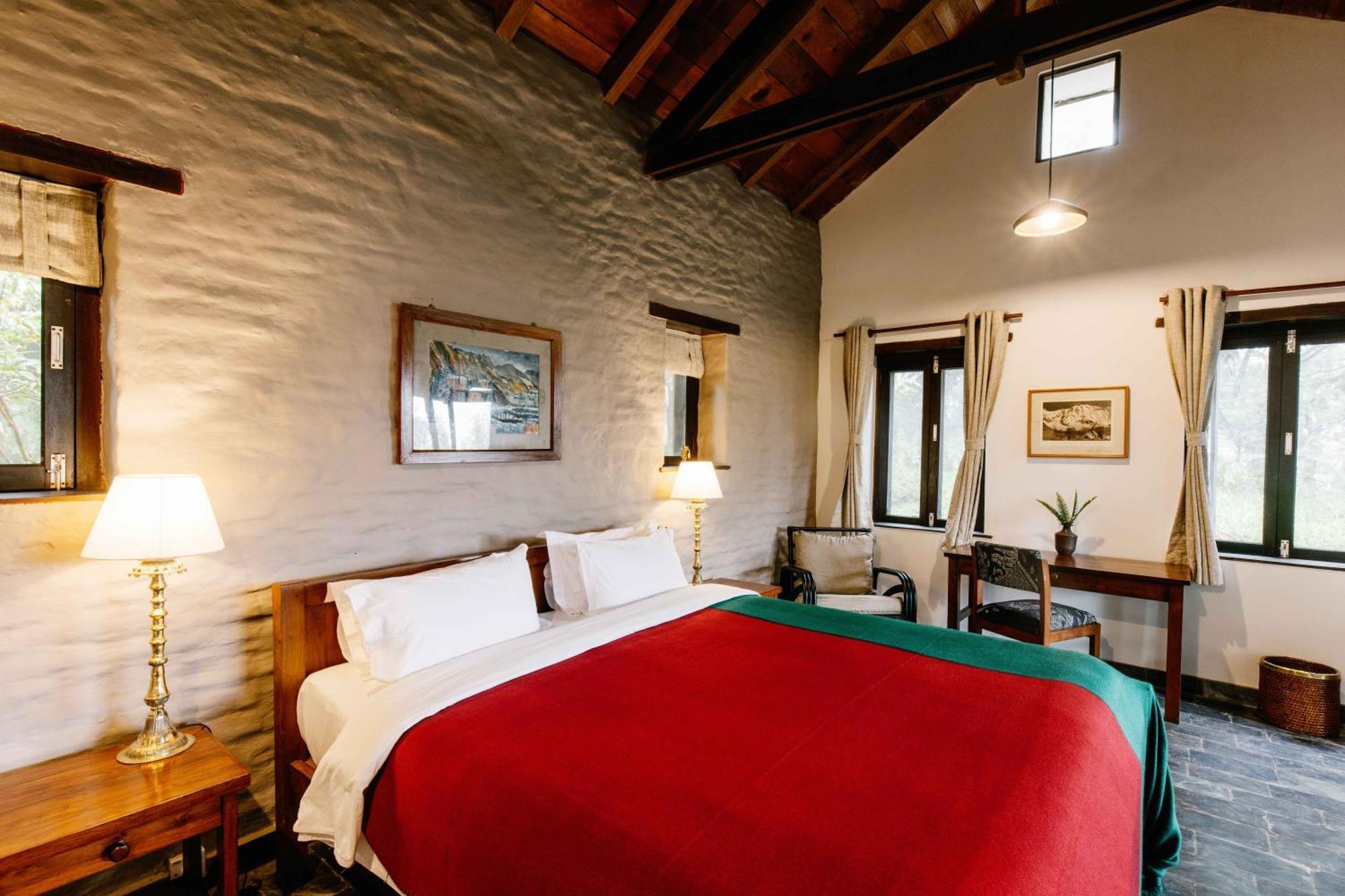 Tiger Mountain Pokhara Lodge Esterno foto