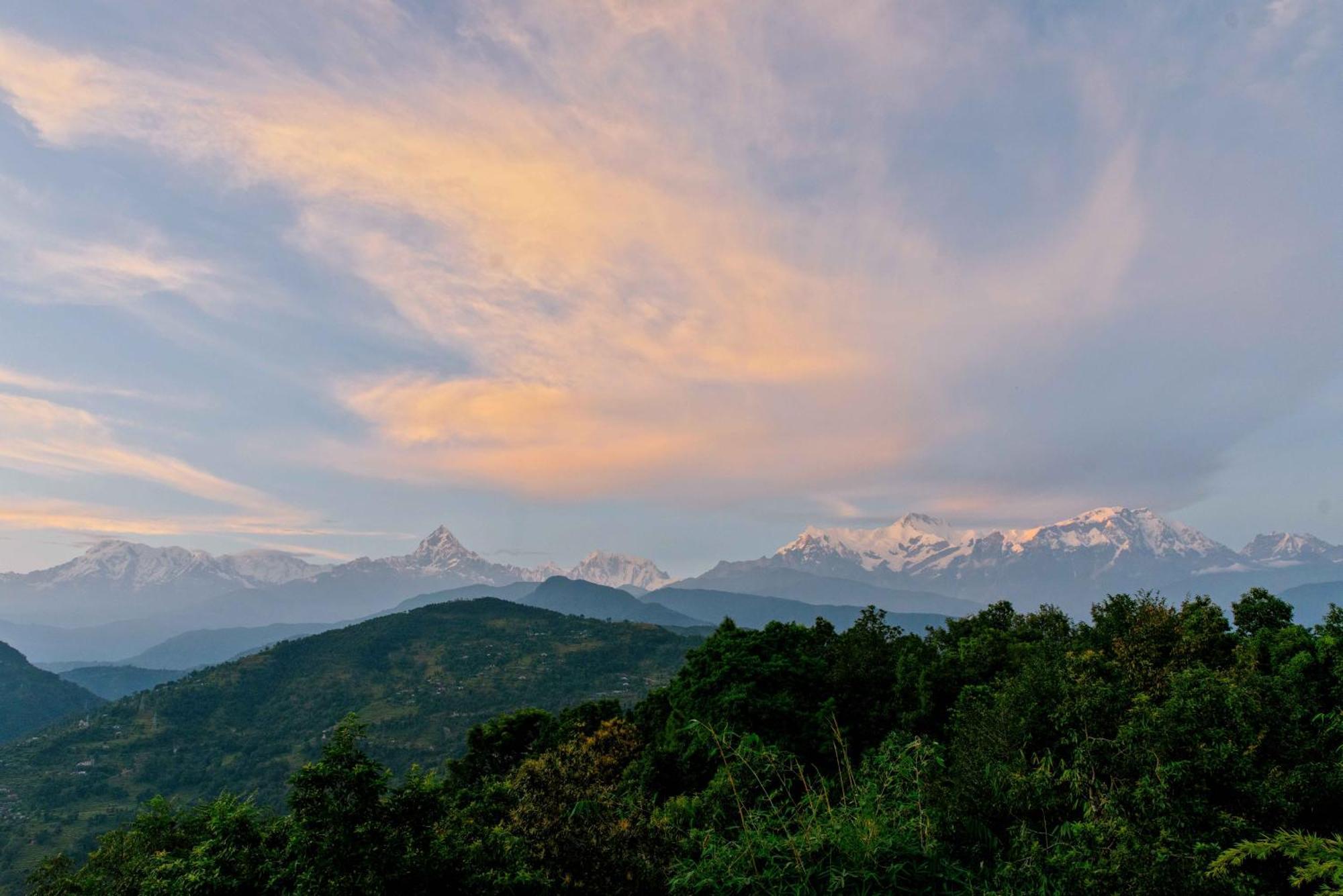 Tiger Mountain Pokhara Lodge Esterno foto