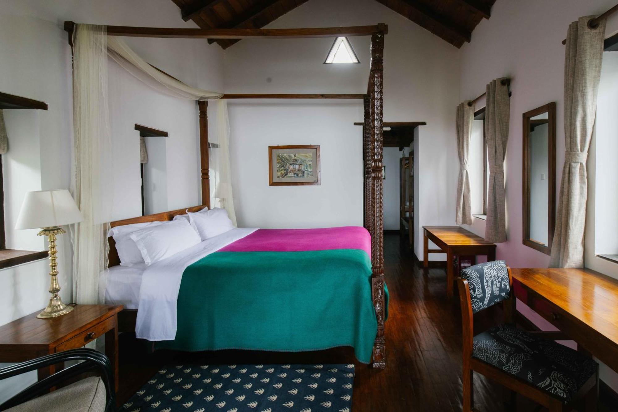 Tiger Mountain Pokhara Lodge Esterno foto